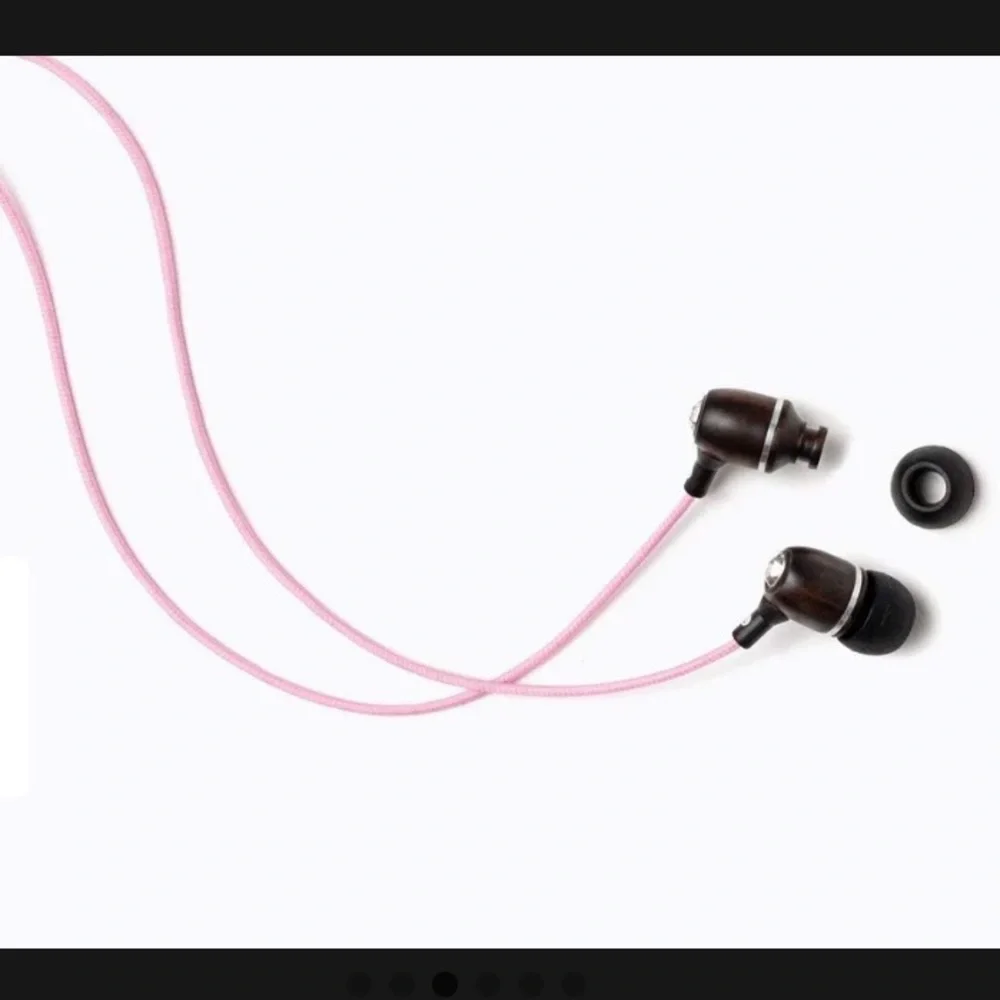 Pink In-Ear Headphones